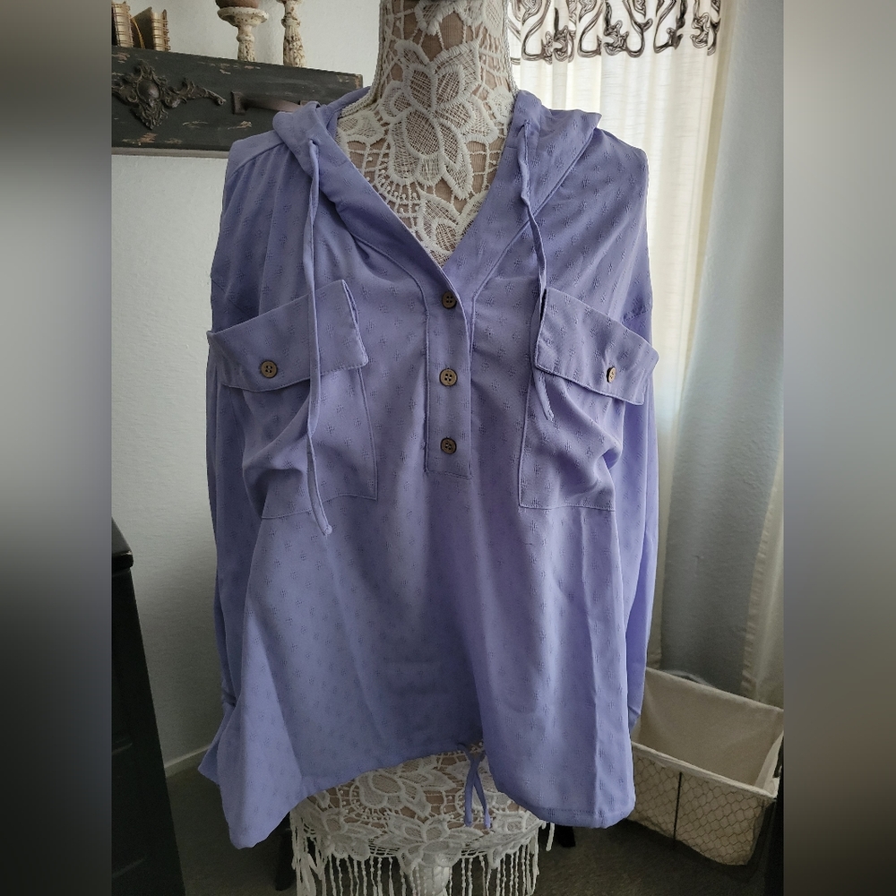 Heyson oversized top. Periwinkle color, size Medium. NWOT.